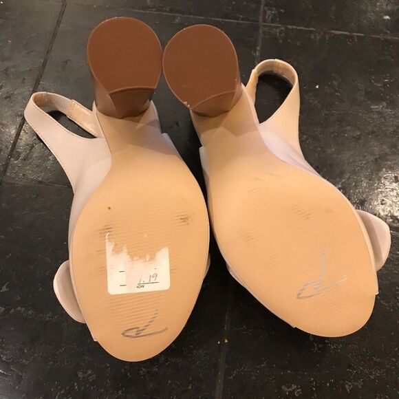 Nine West Cream Slingback Peep Toe Heels 9.5M - Picture 8 of 9